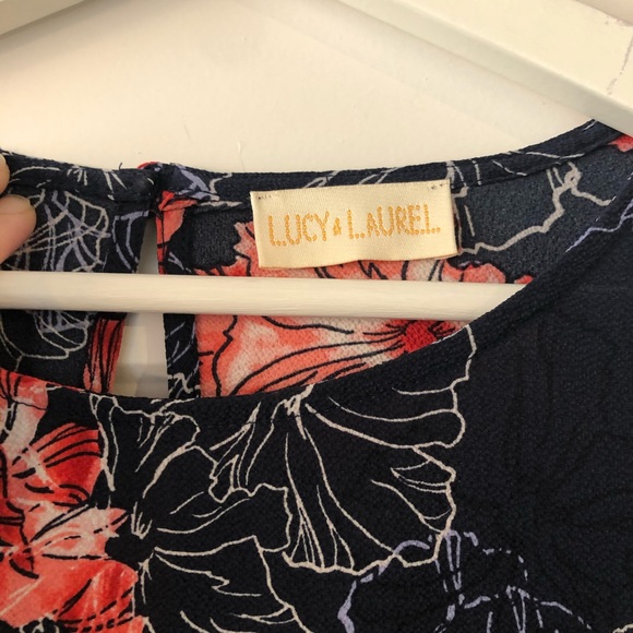 Peplum lovely top - Picture 2 of 8